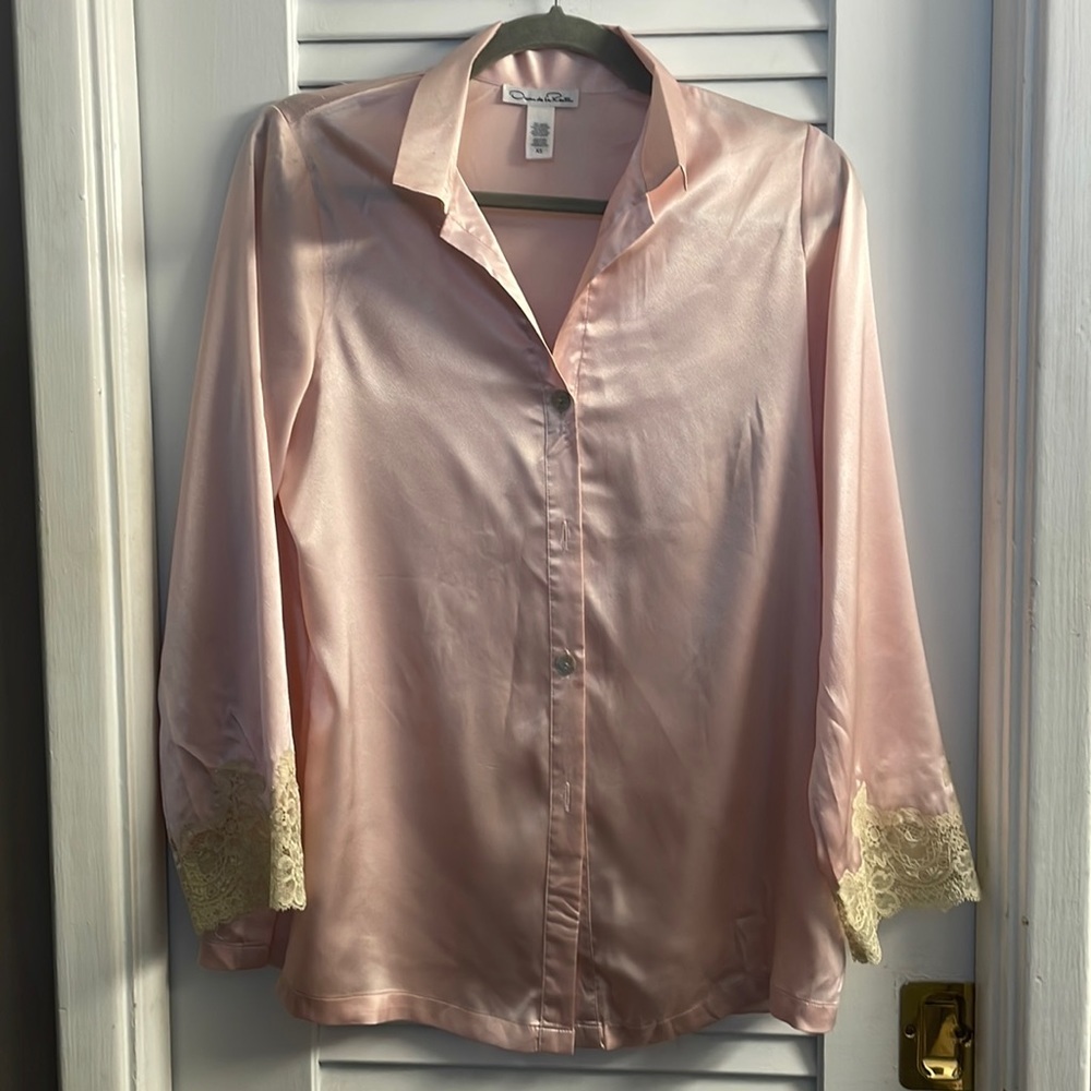 Vintage Oscar de La Renta Black LabelXS Nightshirt.Mother of Pearl Buttons, lace